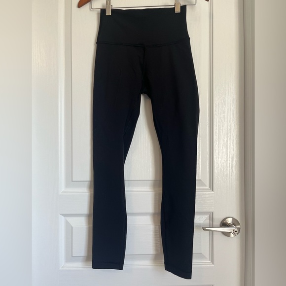 WOMENS SIZE 4 LULULEMON PANT - Picture 1 of 4